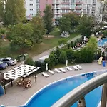 Family In Solmarin Appartement *