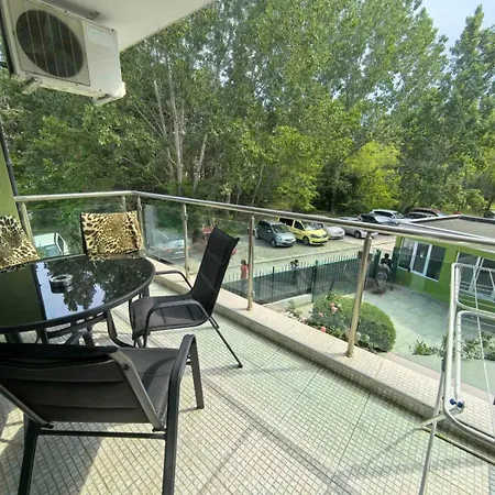 Apartment Family In Solmarin *