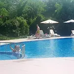 아파트 Family In Solmarin *